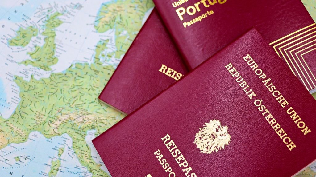 FCDO travel advice: European passports on a world map